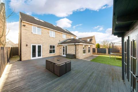 Grenoside View, Kirkburton, HD8 5 bed detached house for sale
