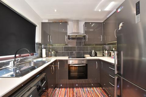 Capstan Close, Romford, Essex 2 bed apartment for sale