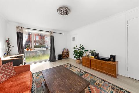 72 Bute Road, Wallington SM6 1 bed apartment for sale