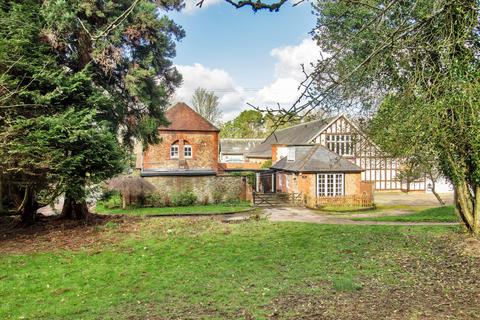 Brasted Road, Westerham, Kent, TN16 4 bed link detached house for sale