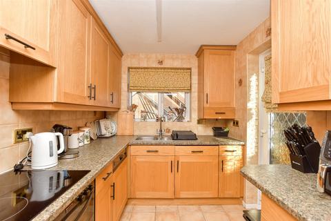 Allen Close, Chatham, Kent 4 bed detached house for sale