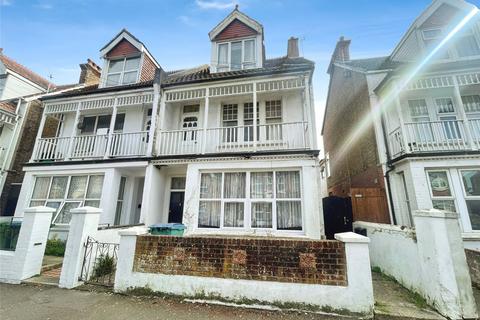 Canada Grove, West Sussex PO21 3 bed flat for sale