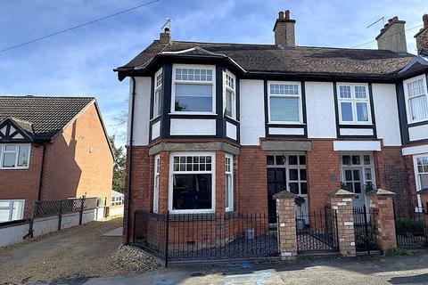 Wyndham Avenue, Melton Mowbray 4 bed semi