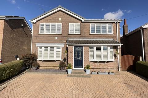 Beech Crescent, Castleford WF10 4 bed detached house for sale