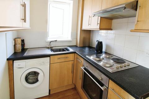 Shakespeare Crescent, West Yorkshire... 2 bed apartment for sale