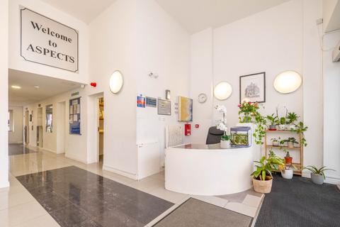 Throwley Way, Sutton SM1 1 bed apartment for sale