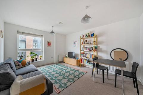 Trevelyan Road, Tooting, London, SW17 1 bed flat for sale