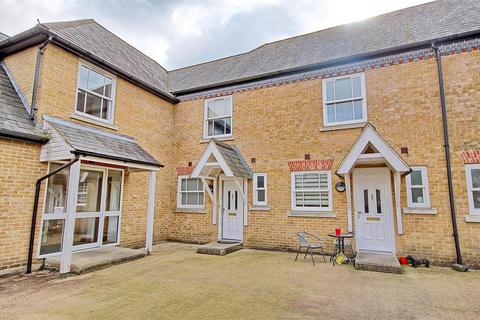 Bowsher Court, Ware SG12 2 bed maisonette for sale