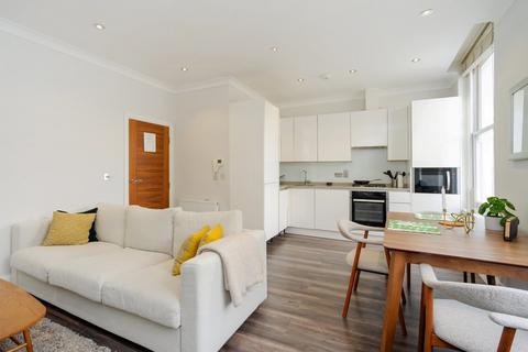 Fulham Road, London 2 bed flat for sale