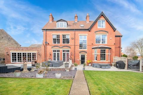 Vicarage Drive, Wadworth, Doncaster 5 bed detached house for sale