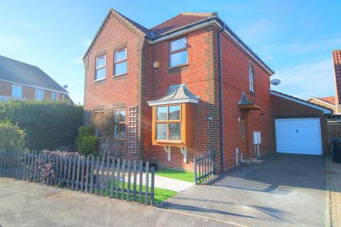 Rotherfield Avenue, Eastbourne BN23 4 bed detached house for sale