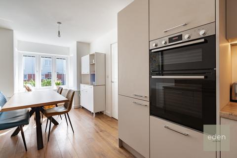 Matthews Close, Snodland, ME6 4 bed link detached house for sale