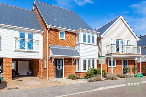 Matthews Close, Snodland, ME6 4 bed link detached house for sale