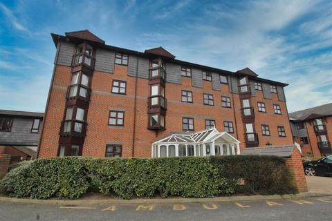 Ruskin Avenue, ., Welling, DA16 3QA 1 bed flat for sale