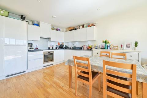 Streatham High Road, Streatham... 2 bed flat for sale