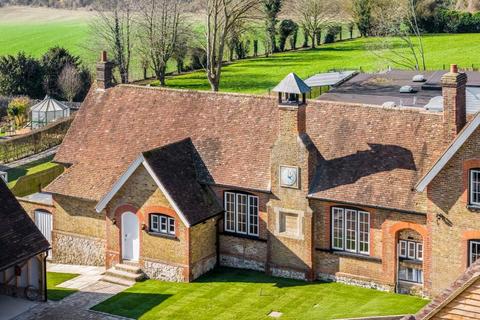 5 bedroom semi-detached house for sale