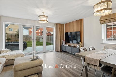 Weale Close, Chelmsford CM3 3 bed semi