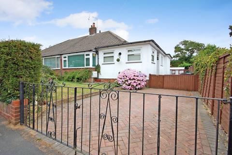 Woodside Road, Weybourne, Farnham, GU9 2 bed bungalow for sale