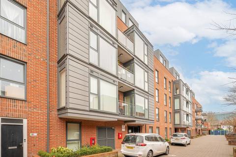 Zenith Close, Colindale, London, NW9 2 bed flat for sale