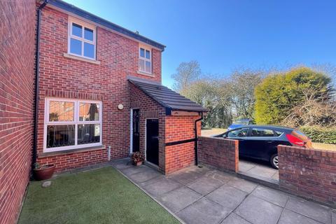 Springbank Court, Woodley 3 bed end of terrace house for sale