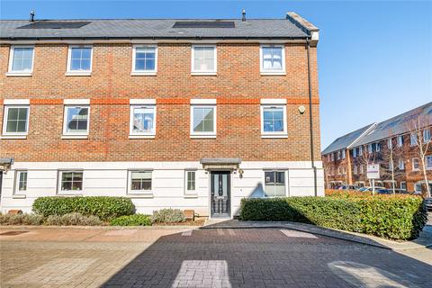 Yew Tree Road, Dunton Green... 5 bed semi