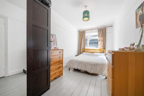 Clevedon Court, Clive Road, SE21 1 bed apartment for sale