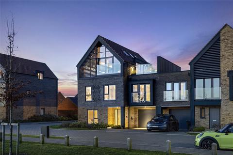 Songhurst Gardens, Pease Pottage... 5 bed semi