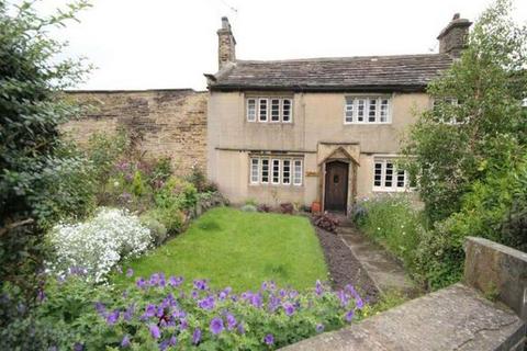 40, Westfield Lane Idle, Bradford... 2 bed semi