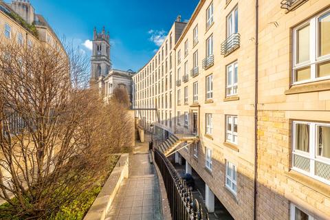 26/4 Fettes Row, Edinburgh, EH3 2 bed flat for sale