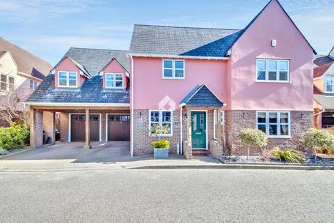 Canonium Mews, Colchester CO5 5 bed detached house for sale