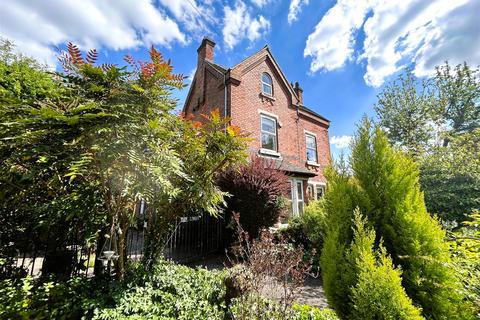 Alfreton Road, Derby DE21 4 bed detached house for sale