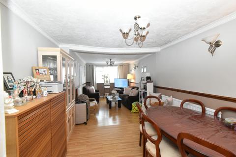 Harrow, HA3 2 bed flat for sale