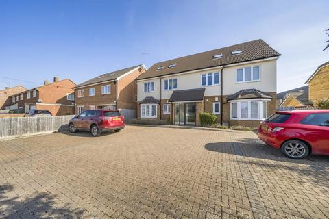 Kidlington,  Oxfordshire,  OX5 2 bed flat for sale