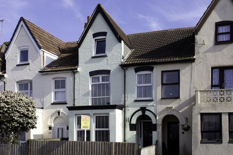 Langer Road, Suffolk IP11 5 bed terraced house for sale