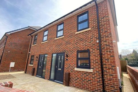 Carpenter Close, Southsea 3 bed semi