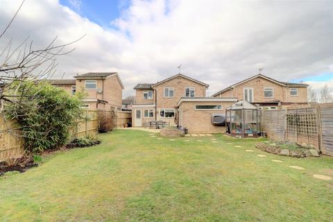 Hawthorn Crescent, High Wycombe HP15 4 bed detached house for sale