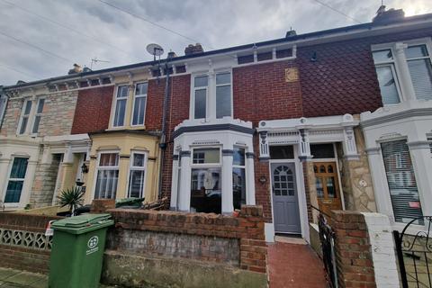 Queens Road, Hampshire PO2 3 bed terraced house for sale