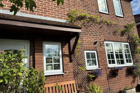 Chequerfield Road, West Yorkshire WF8 3 bed semi