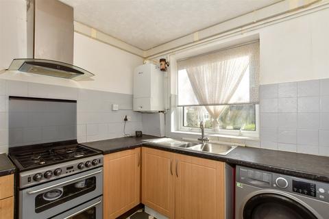 Tonbridge Road, Maidstone, Kent 2 bed ground floor flat for sale