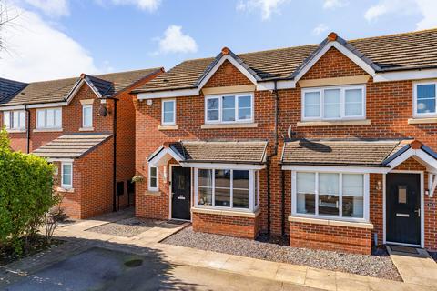 Shackleton Avenue, Widnes WA8 3 bed semi