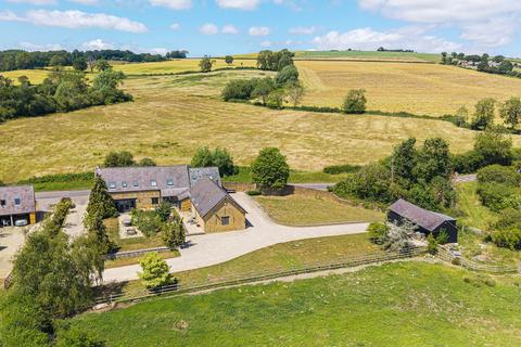 Banbury OX15 4 bed barn conversion for sale