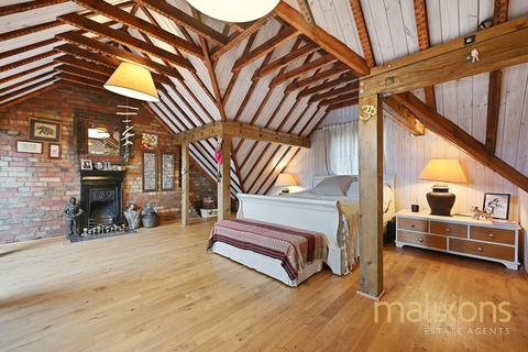 Mount Nod Road, London SW16 3 bed maisonette for sale