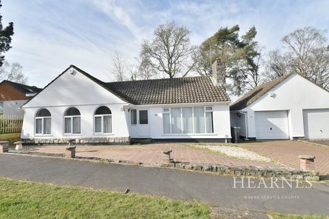Willow Way, Ferndown, BH22 3 bed detached bungalow for sale