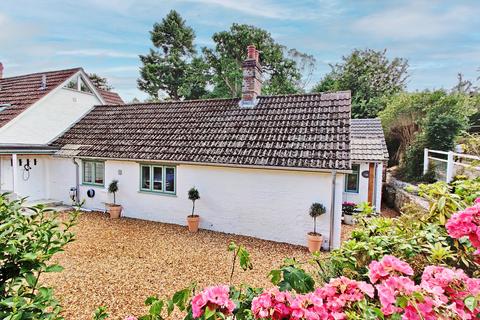 Lester Square, Burley, Ringwood, BH24 3 bed cottage for sale