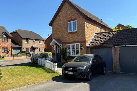 Hebbecastle Down, Warfield... 3 bed link detached house for sale