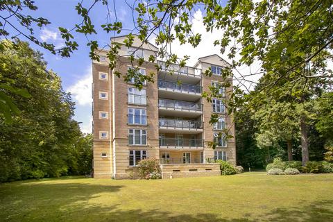 34 The Avenue, Poole 3 bed flat for sale