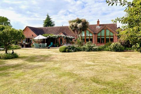 6 Acton Farm Barns... 3 bed barn conversion for sale