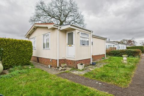 Holly Close, Thatcham, RG19 2 bed park home for sale
