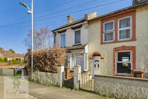Gordon Road, Strood, Rochester, ME2 3HJ 3 bed end of terrace house for sale