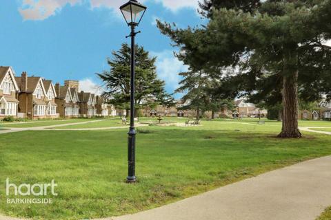 New Mossford Way, Barkingside 1 bed apartment for sale